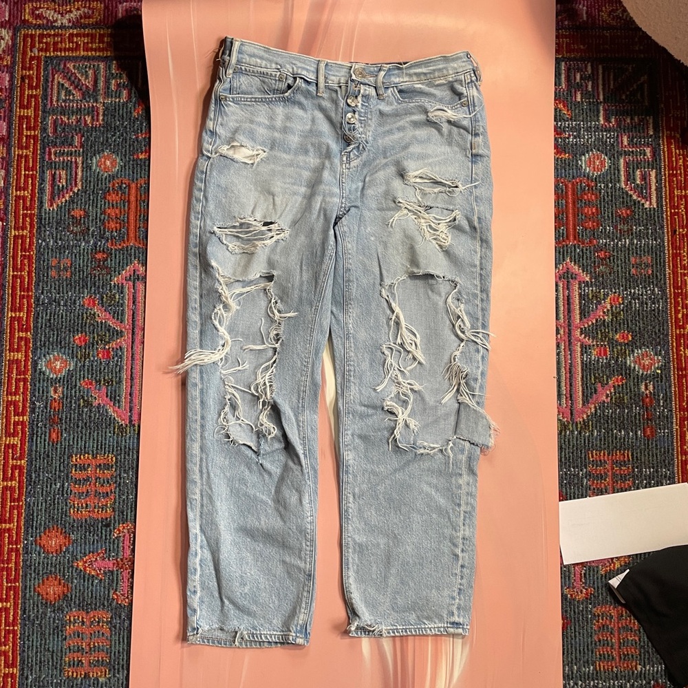 American Eagle Distressed Light Wash Jeans, 90s Boyfriend, Size 6
